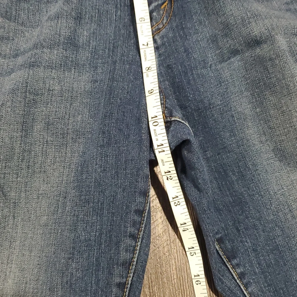 Levi 515 boot cut womens size 12M Blue Jeans Casual Medium Wash Distressed - Picture 5 of 12
